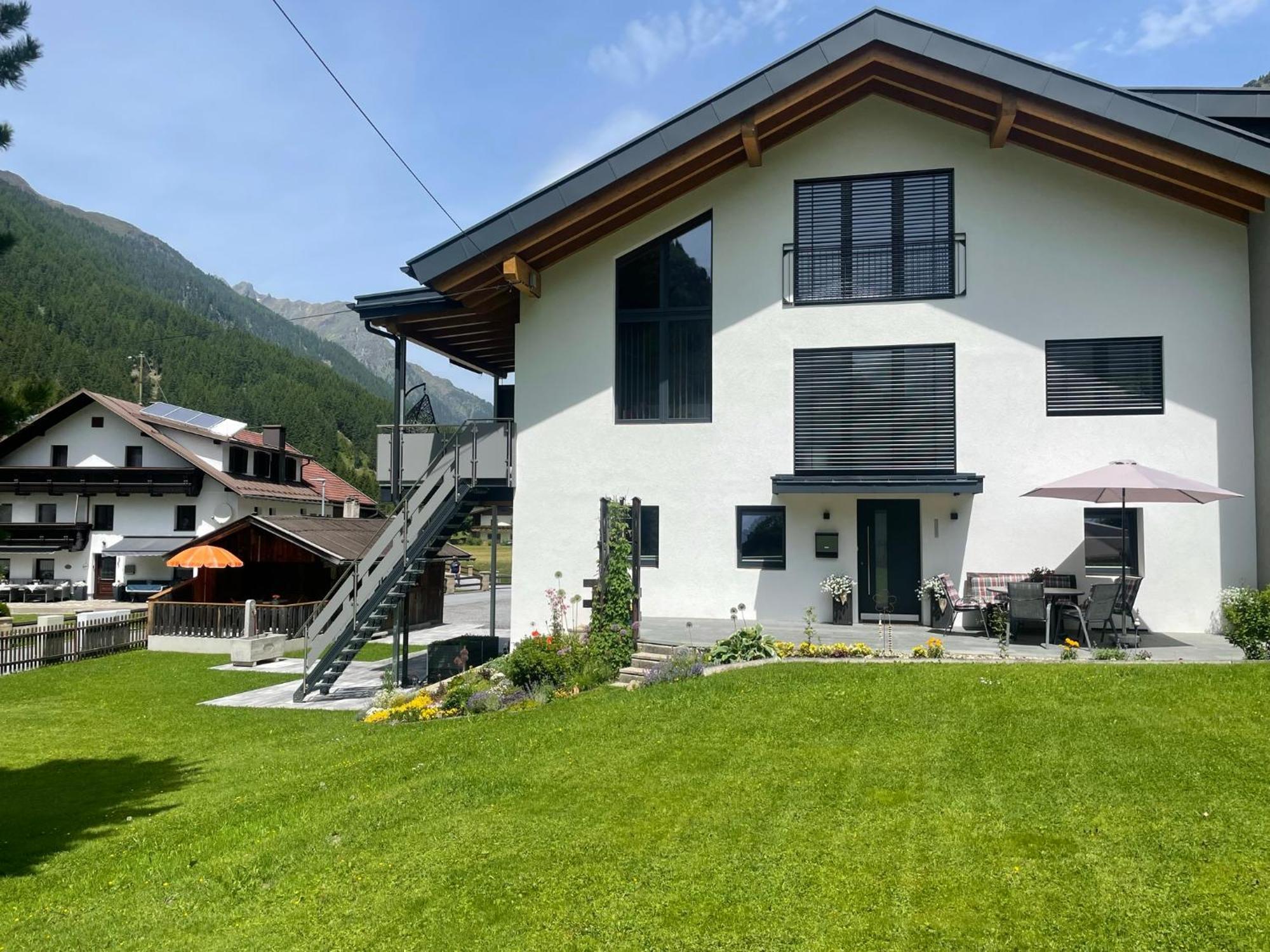 Apart Luibisblick Sankt Leonhard im Pitztal Esterno foto